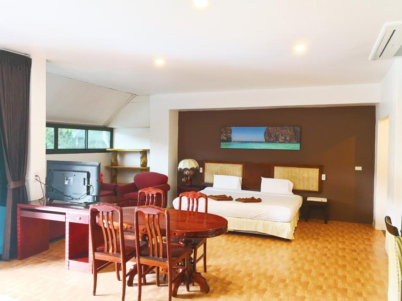 Patong 7Days Premium Hotel Phuket エクステリア 写真