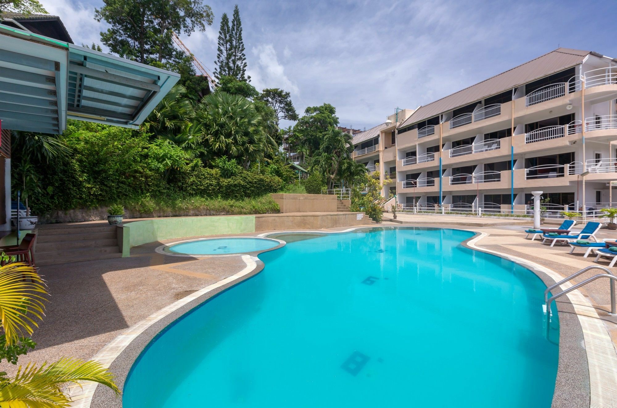 Patong 7Days Premium Hotel Phuket エクステリア 写真