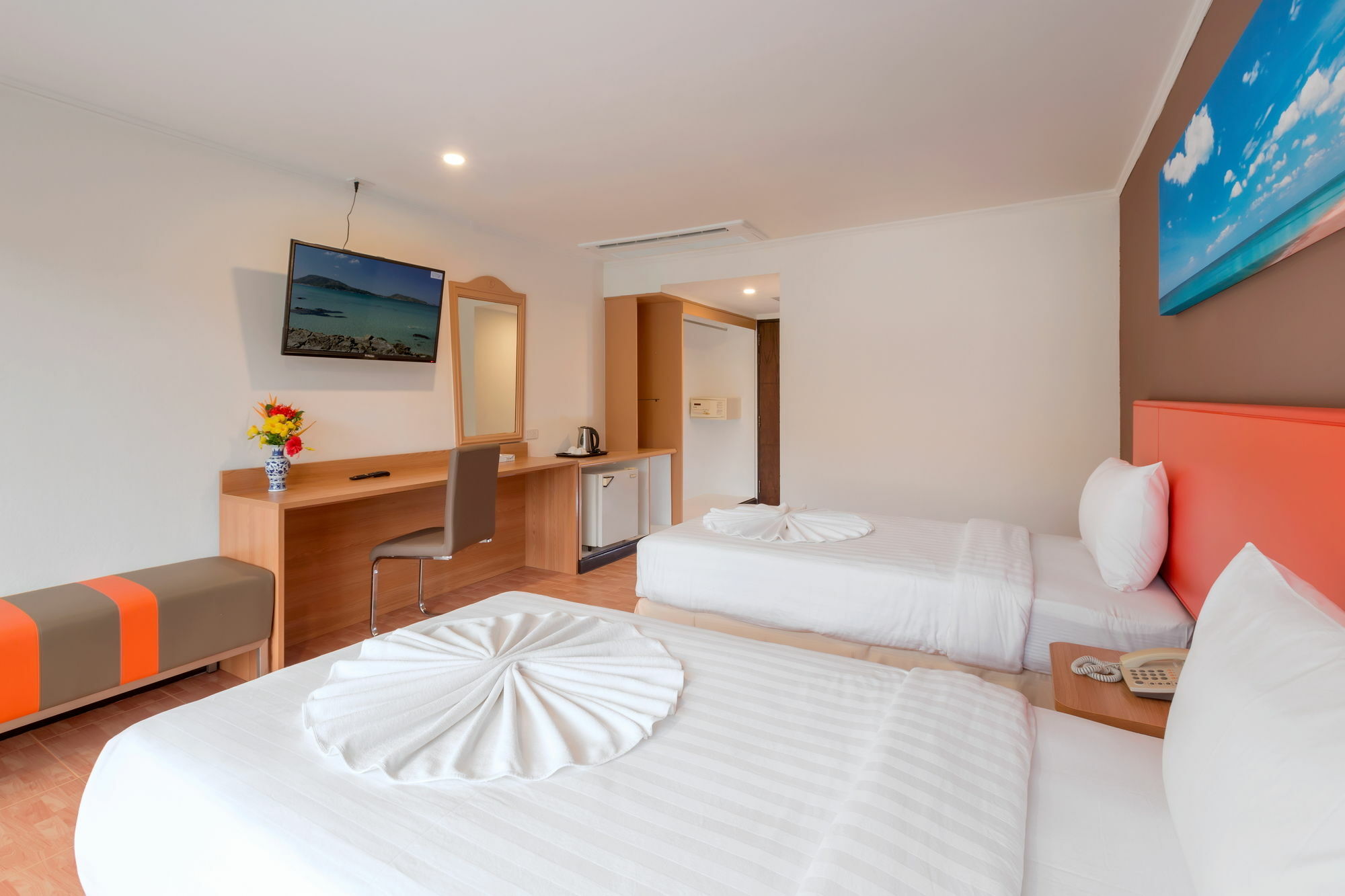 Patong 7Days Premium Hotel Phuket エクステリア 写真